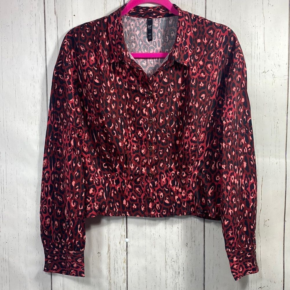 Zara Trafaluc Burgundy Animal Leopard Print Fitted Cropped Button Down Blouse